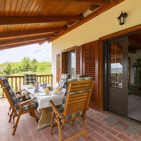 Nyaraló Pax By Interhome