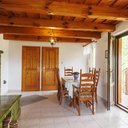 Pax By Interhome * Látrány